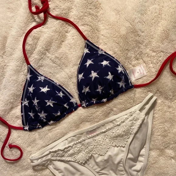 ❤️‍🔥R, W & B 2 IN 1 REVERSIBLE STARS & STRIPES BIKINI WITH WHITE BOTTOMS SIZE M - Picture 9 of 9